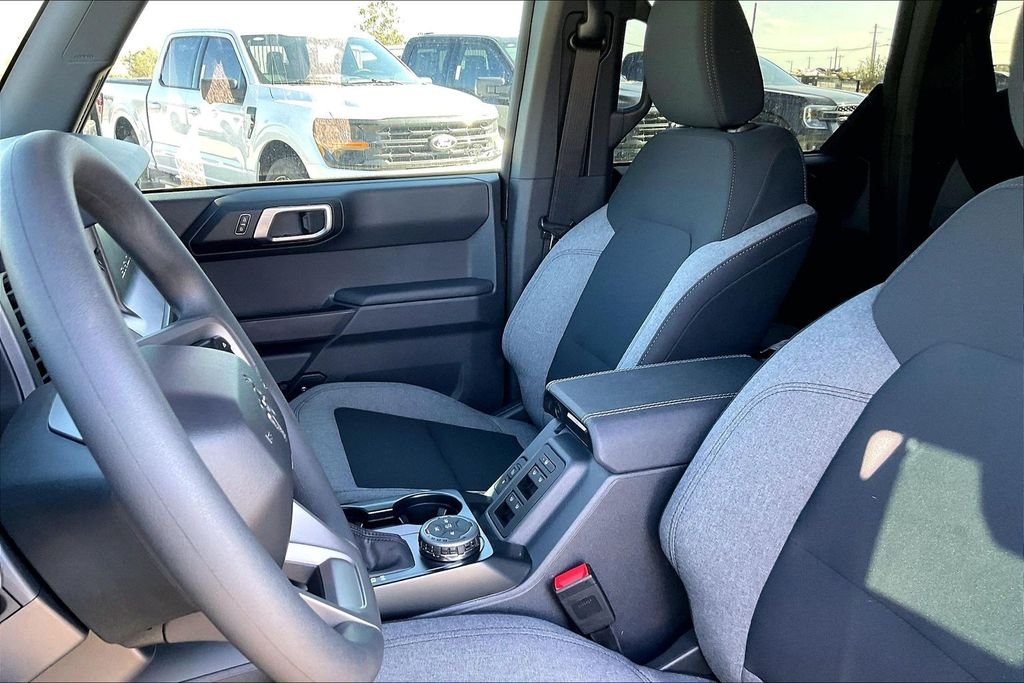 New 2025 Ford Bronco Base 4D Sport Utility