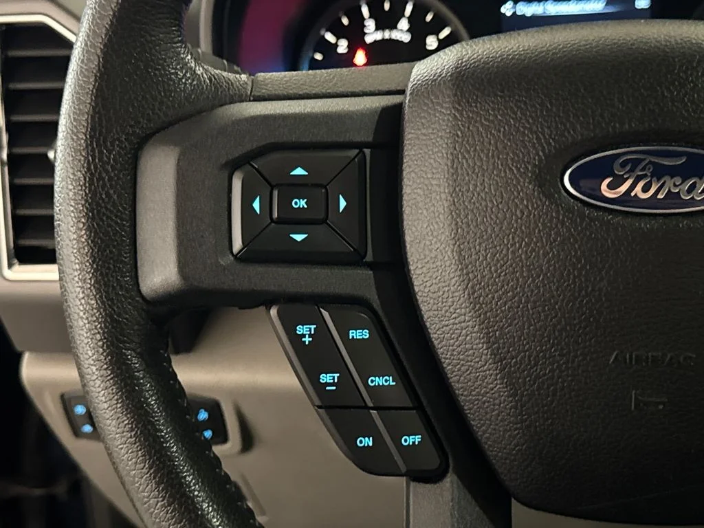 Used 2015 Blue Ford XLT image 21