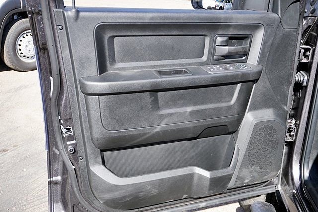 New 2026 Granite Crystal Metallic Clear-Coat Exterior Paint RAM Tradesman image 27