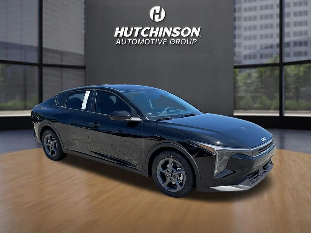 2026 Kia K4 LXS AT's photo