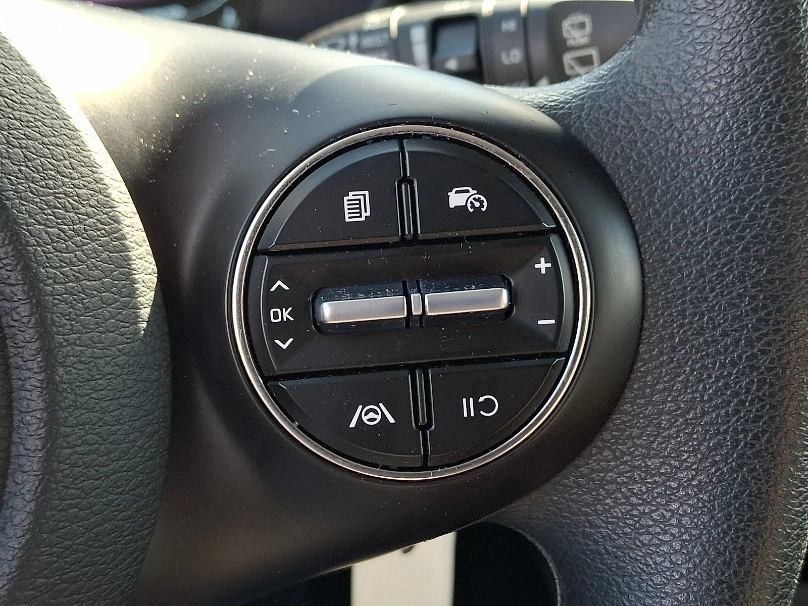 Certified Used 2025 White Kia LX image 21