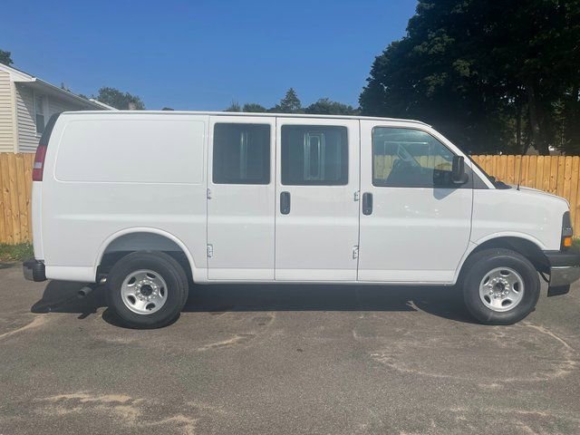 2025 Chevrolet Express Cargo Work Van - Photo 8