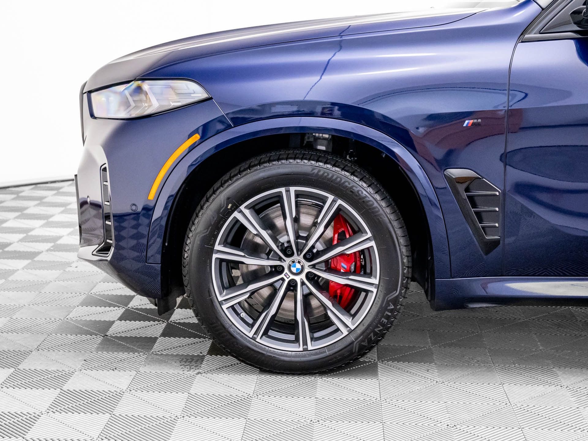 Used 2026 Tanzanite Blue II Metallic BMW M60i image 35