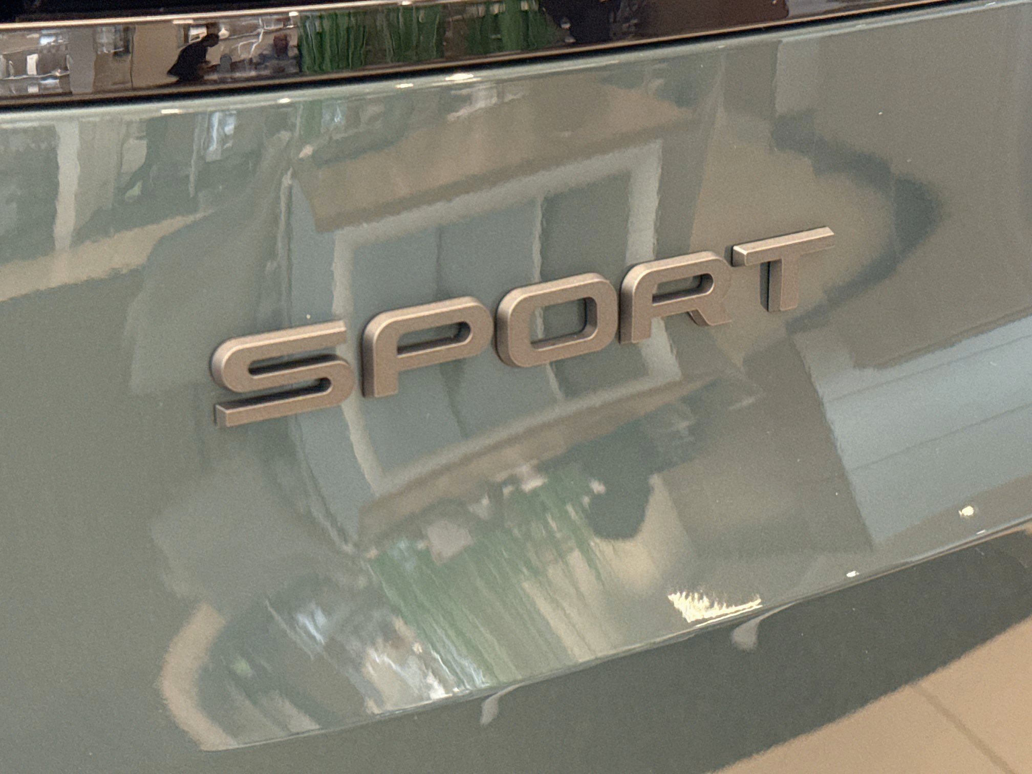 New 2026 Giola Green Land Rover Dynamic SE image 11