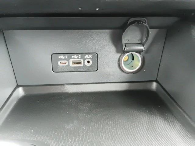 Used 2020 Silver Nissan SV image 27