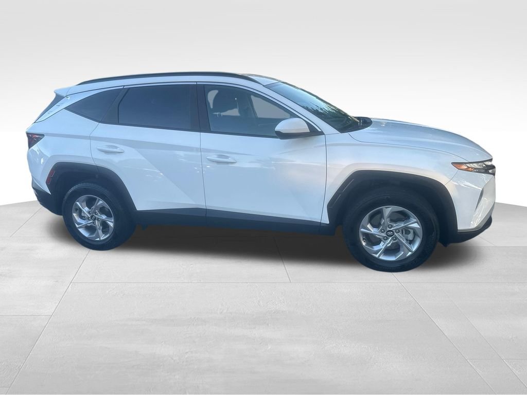 Used 2024 White Hyundai SEL image 27