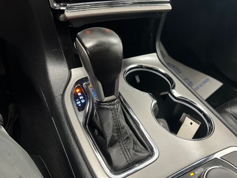 Used 2020 White Jeep Limited image 31