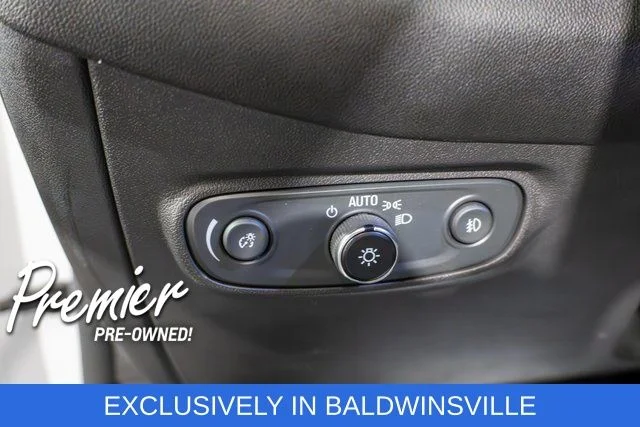 Used 2021 White Chevrolet LT image 18