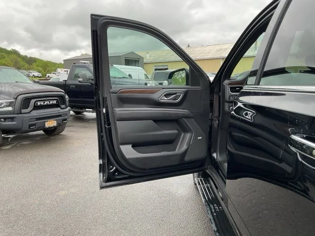 Used 2022 Black Chevrolet High Country image 27