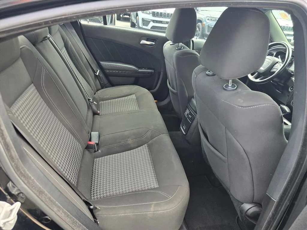 Used 2022 Black Dodge SXT image 13