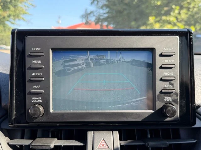 Used 2019 Pearl Toyota XLE image 18