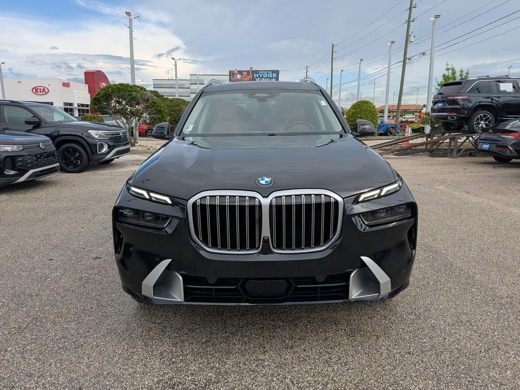 Used 2024 Black BMW xDrive40i image 5