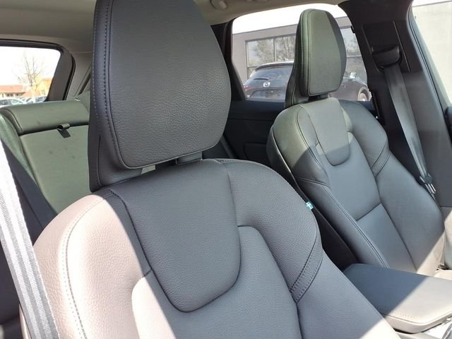 2025 Volvo XC60 Plus - Photo 27