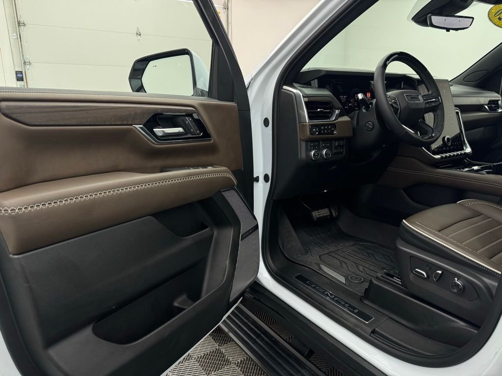 Used 2026 Glacier White Tricoat GMC Denali Ultimate image 20