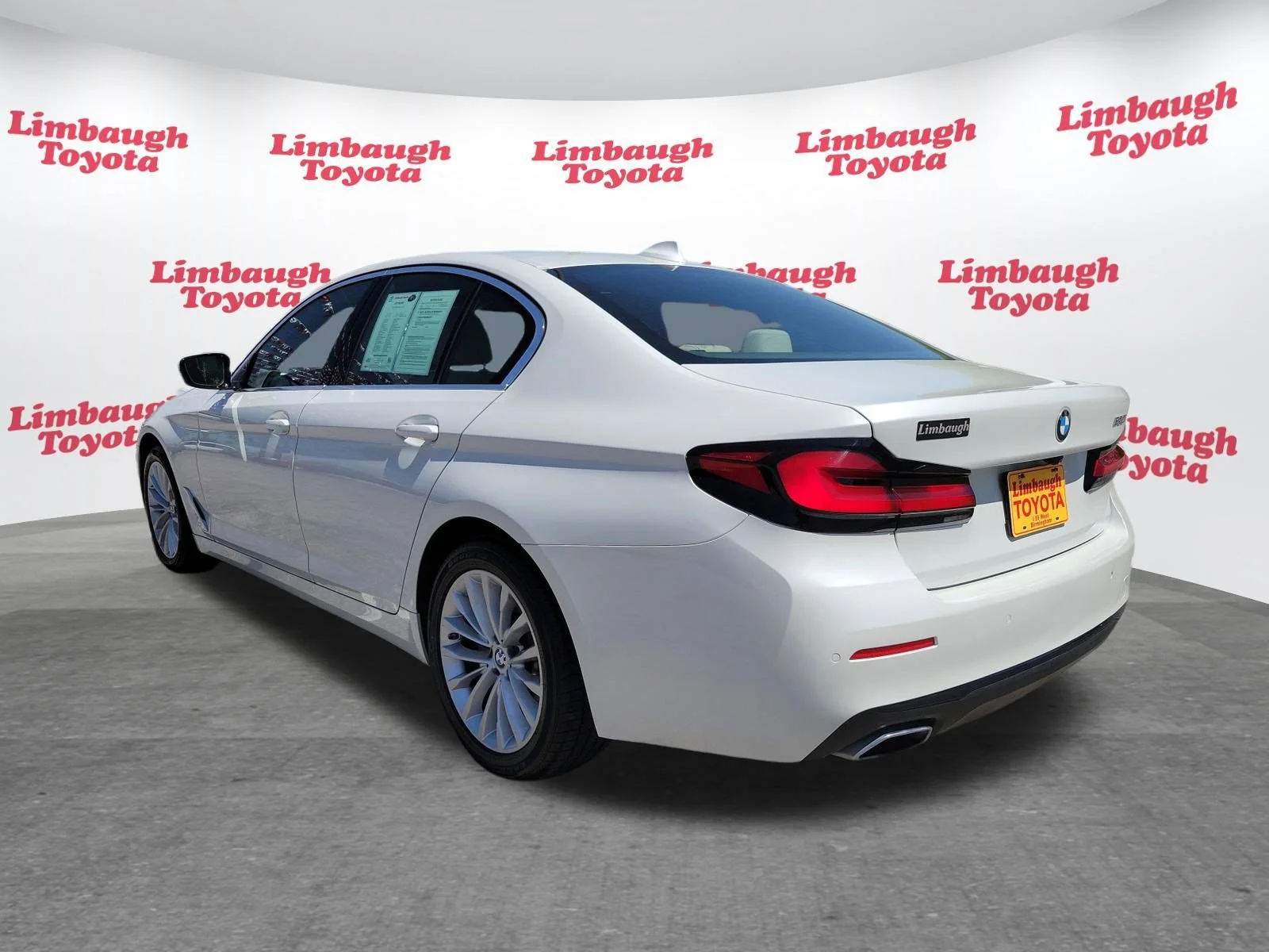 2023 BMW 5 Series 530i - Photo 27
