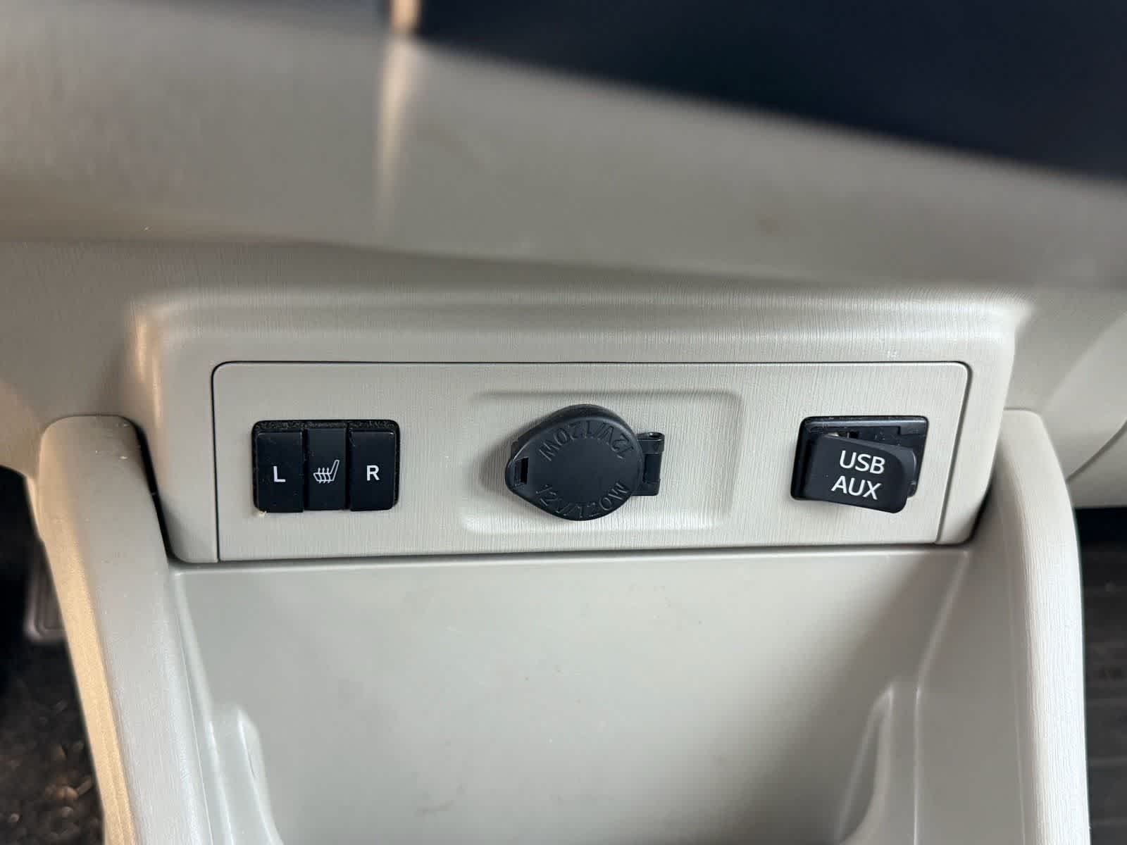 Used 2014 Blizzard Pearl Toyota Five image 16