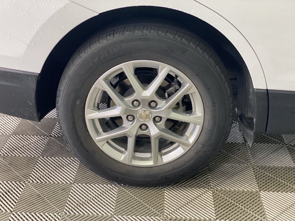 Used 2022 SUMMIT WHITE Chevrolet LT image 18