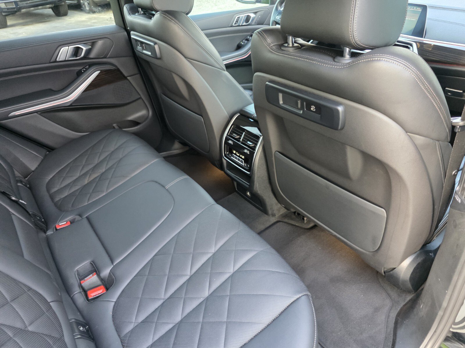 Used 2023 Jet Black BMW xDrive40i image 27