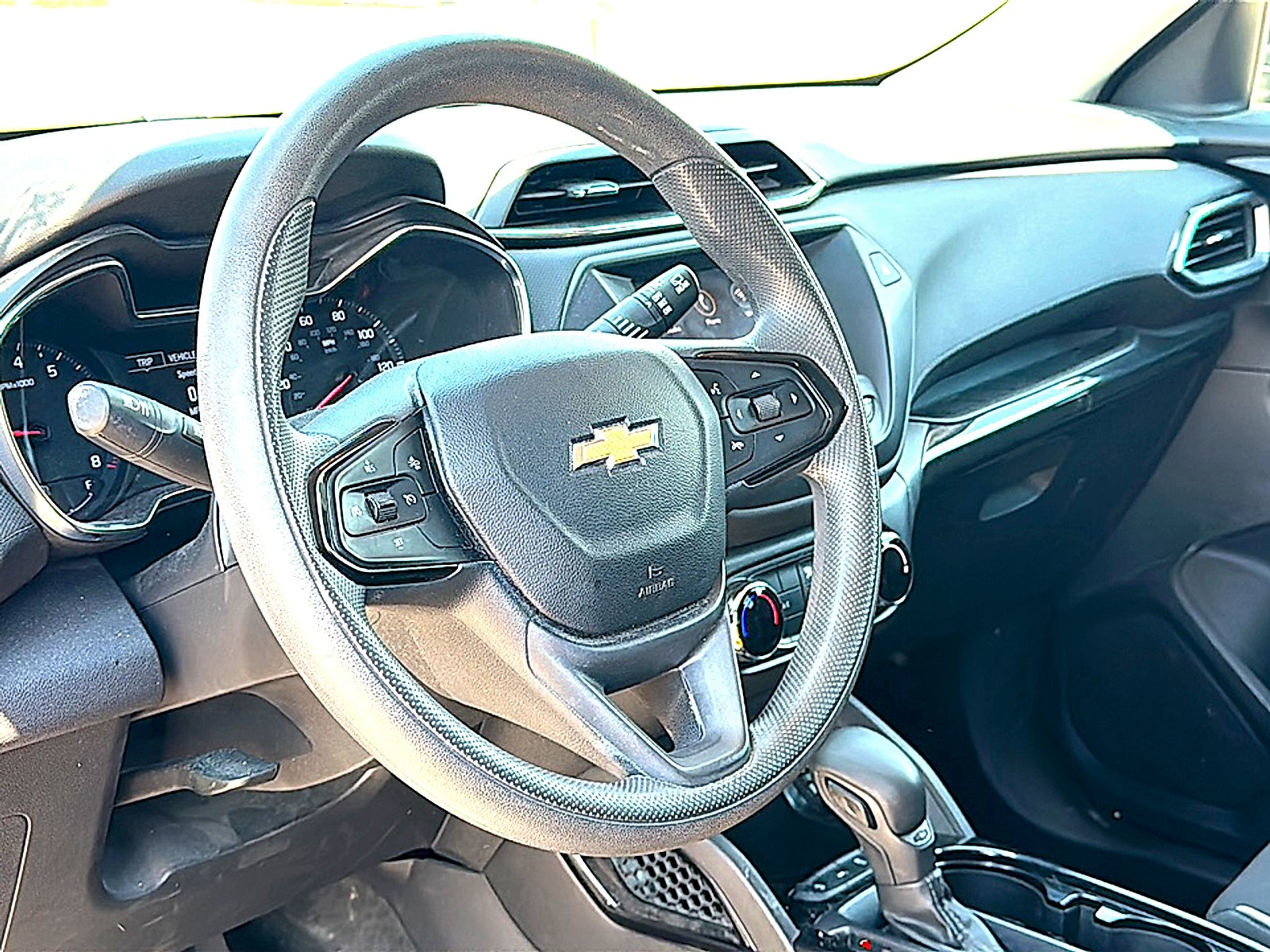 Used 2022 Mosaic Black Metallic Chevrolet FWD LT image 5