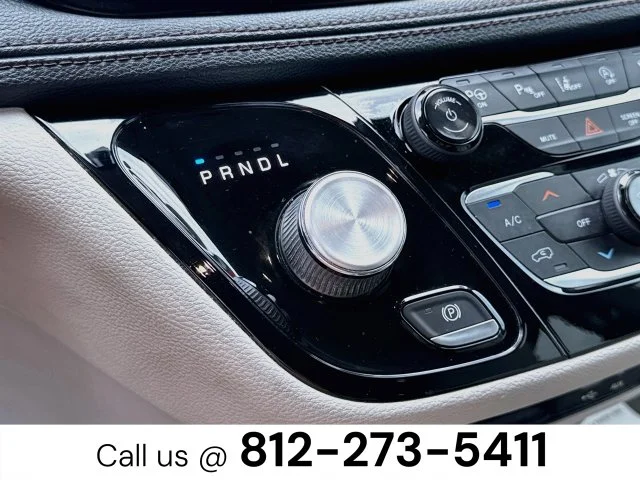 Used 2019 White Chrysler Limited image 17