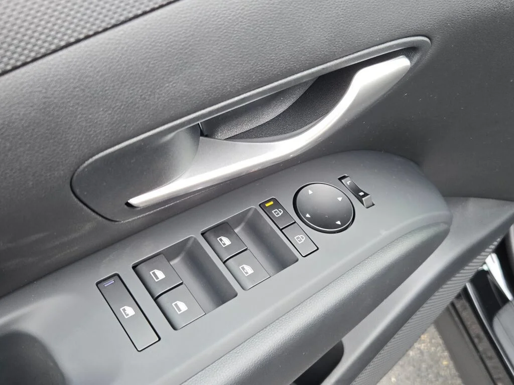Used 2026 Black Hyundai SEL image 17