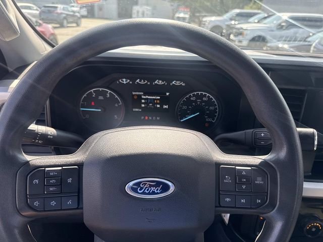 Used 2023 Oxford White Ford XLT image 27