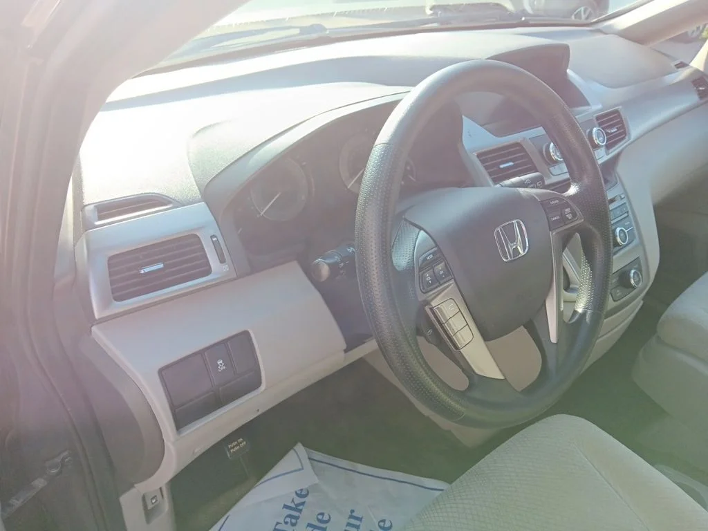 Used 2016 Modern Steel Metallic Honda LX image 14