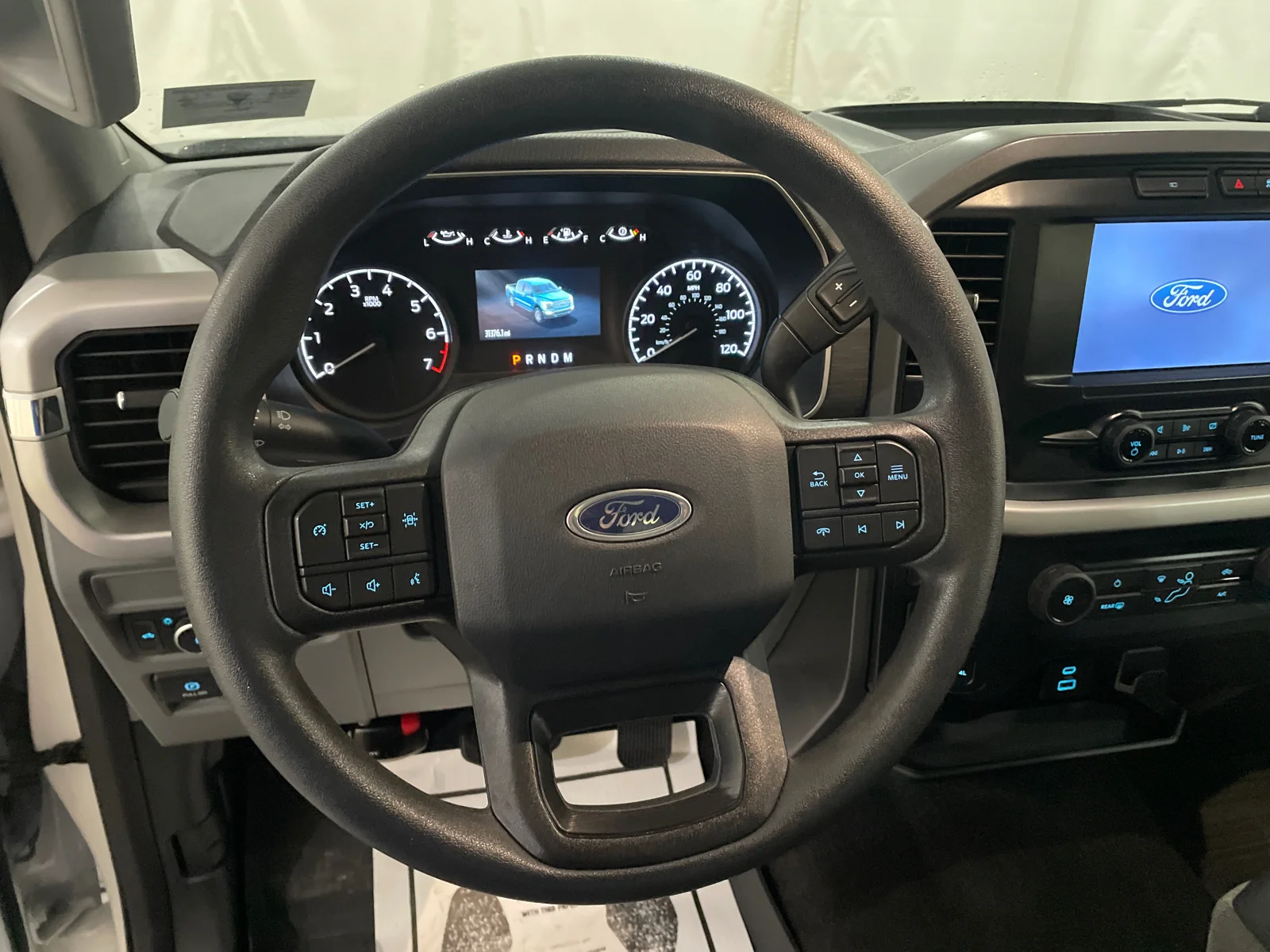 Used 2022 Oxford White Ford XLT image 13