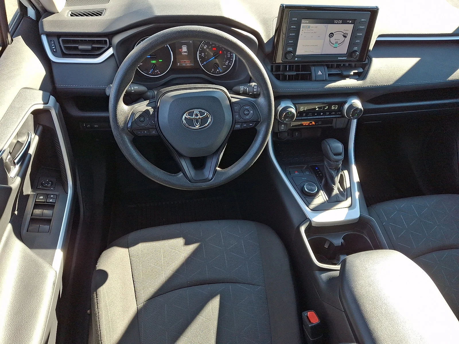 Used 2021 White Toyota XLE image 11