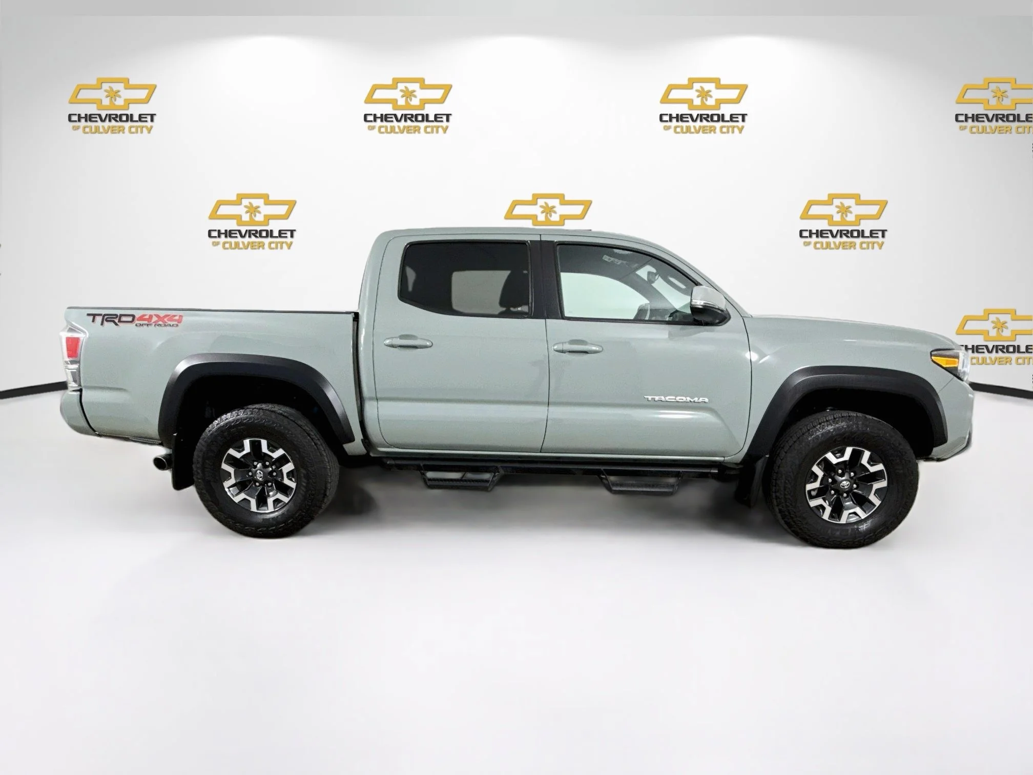Used 2022  Toyota SR image 9