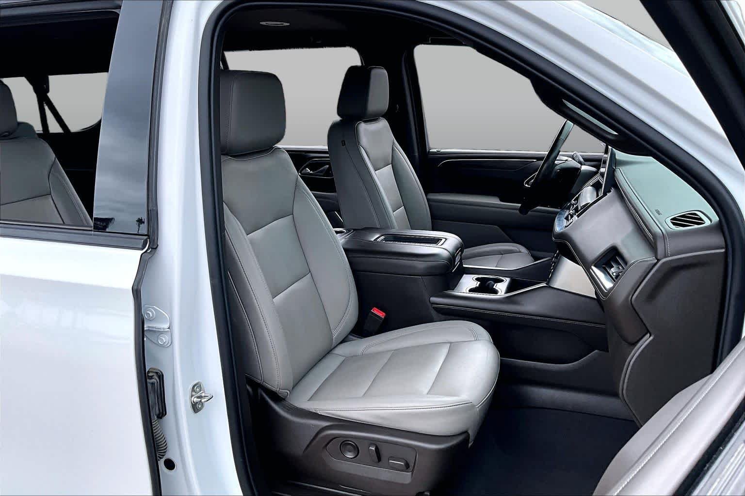 Used 2021 Summit White Chevrolet Z71 image 9