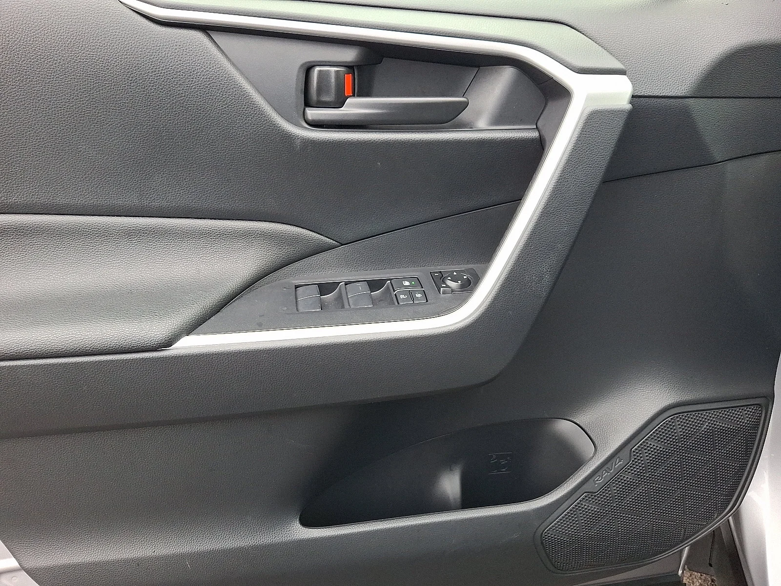 Used 2025 Silver Sky Metallic - 1D6 Toyota Hybrid LE image 13