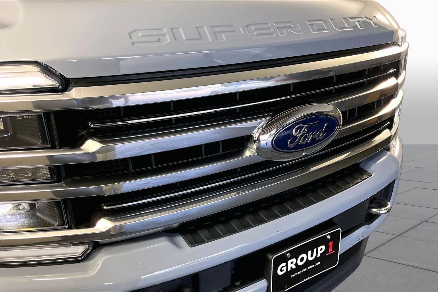 Used 2024 Glacier Gray Metallic Tri-Coat Ford Limited image 28