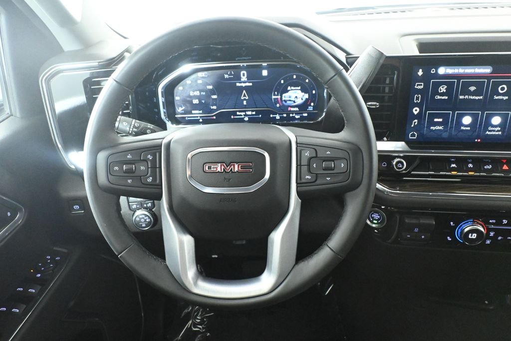 Used 2025 White GMC Elevation image 18