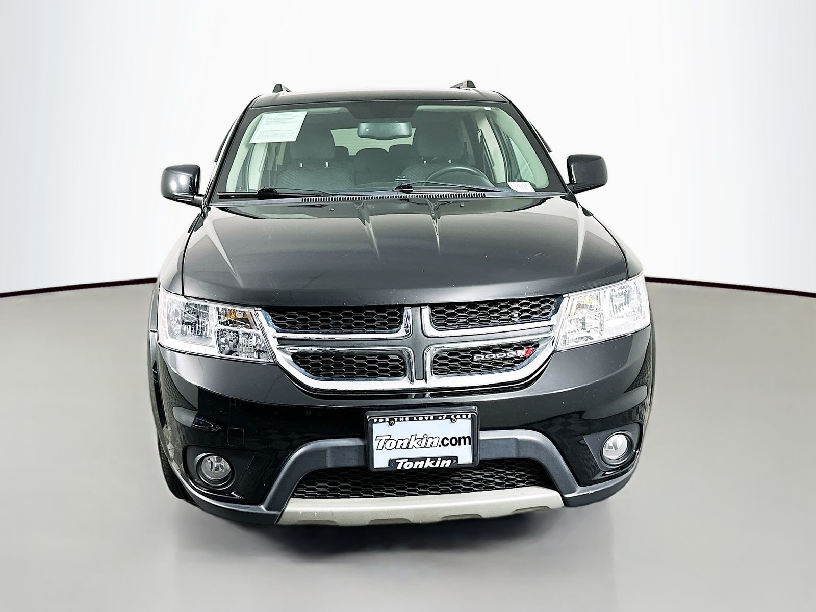 Used 2016 Pitch Black Clearcoat Dodge SXT image 2