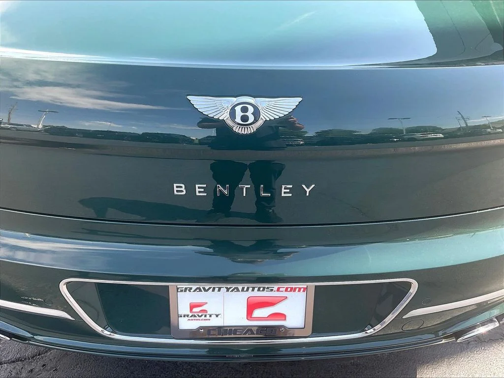 Used 2022 Viridian by Mulliner Bentley V8 image 24