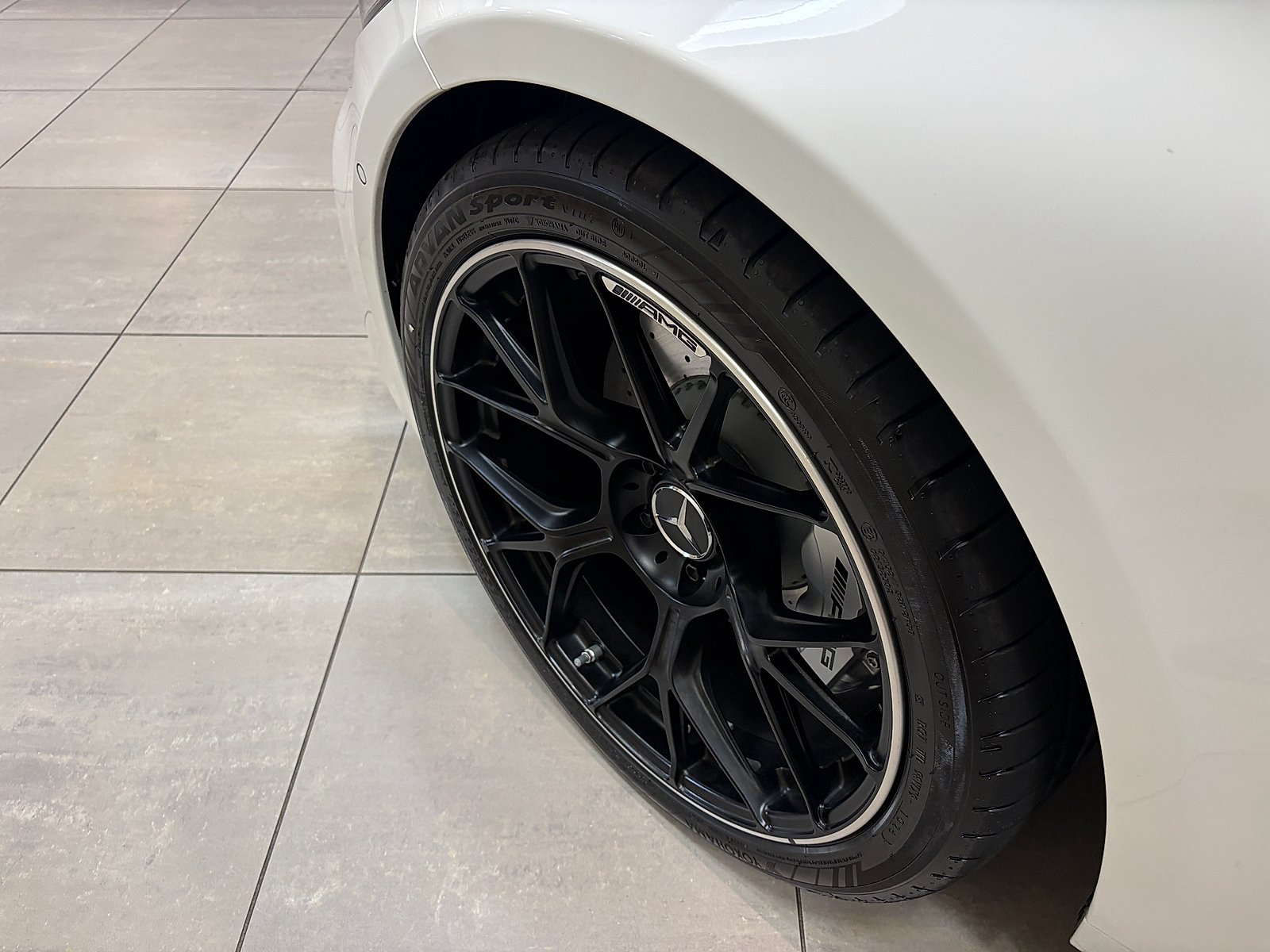 New 2027 MANUFAKTUR Moonlight White Metallic Mercedes-Benz AMG® CLE 53 image 7