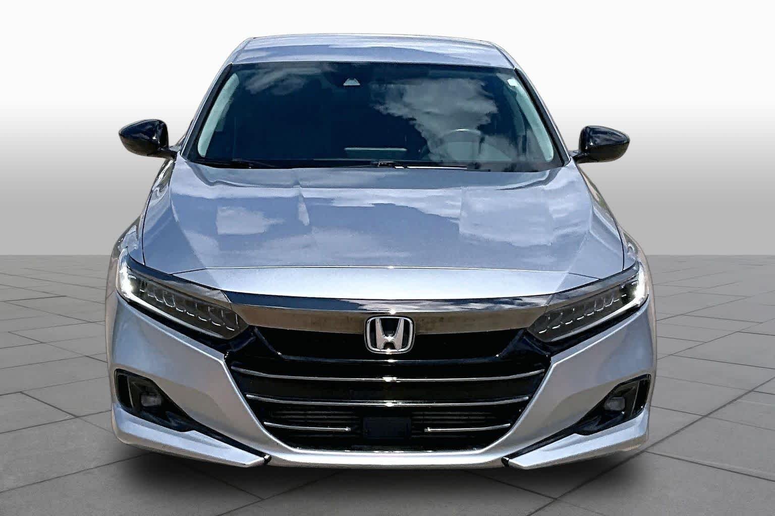 Used 2021 Lunar Silver Metallic Honda Sport SE image 4