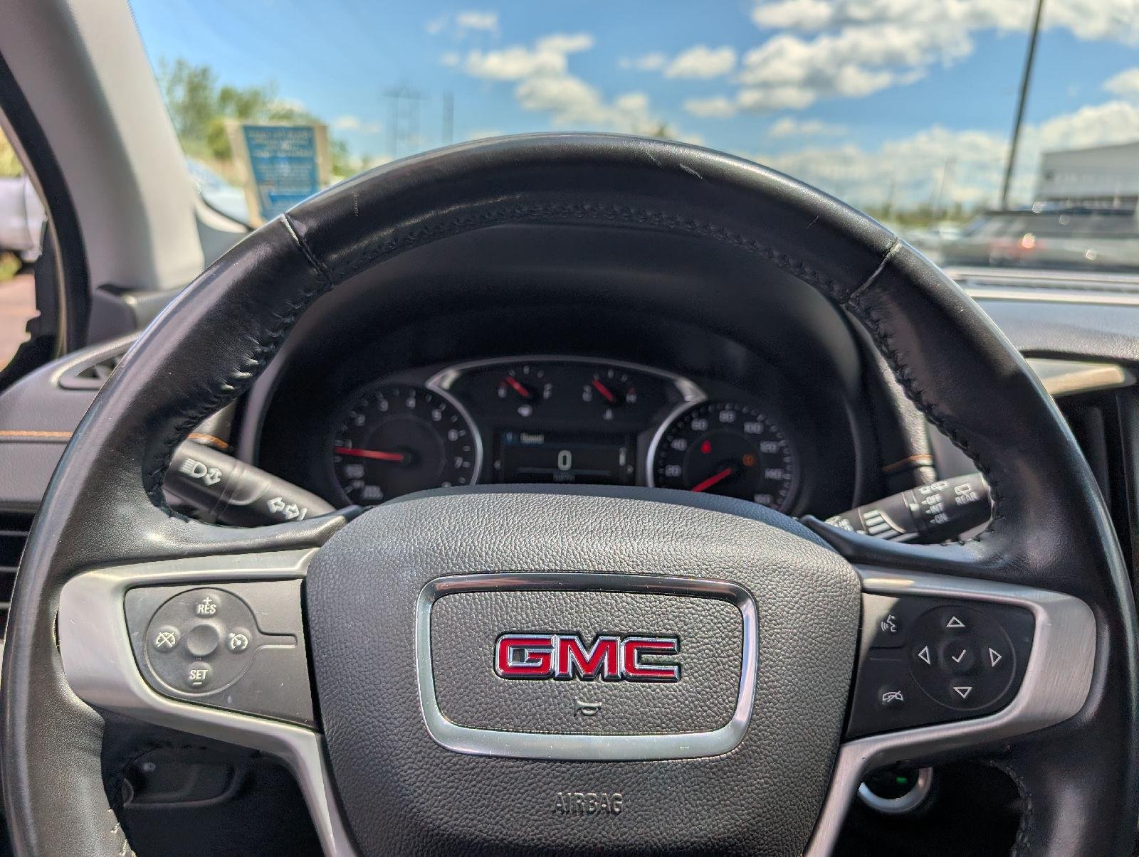 Used 2018 Graphite Gray Metallic GMC SLE image 10