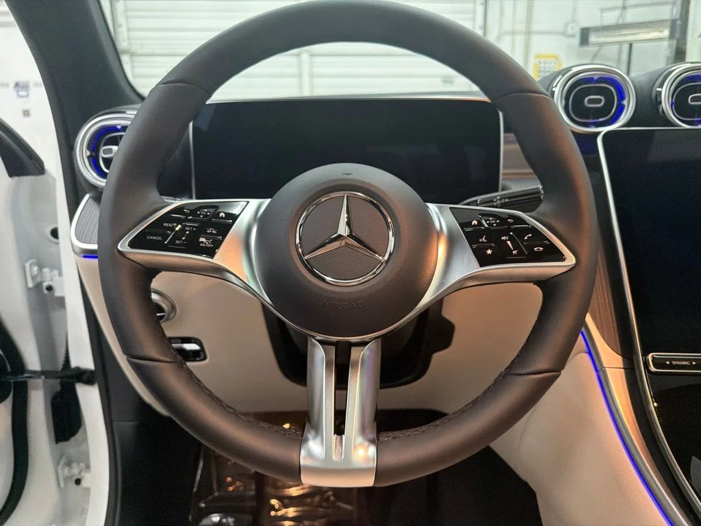 New 2027 White Mercedes-Benz GLC 300 image 15