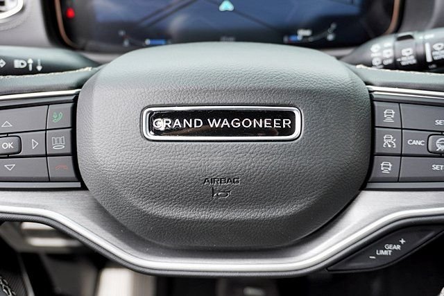 New 2026 Bright White Clear-Coat Exterior Paint Jeep Limited Reserve image 43