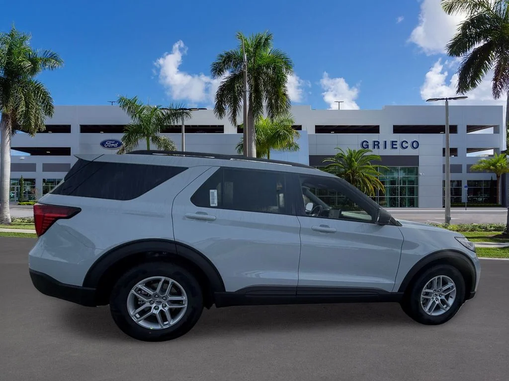 New 2027 White Ford 4DR RWD ACTIVE image 8