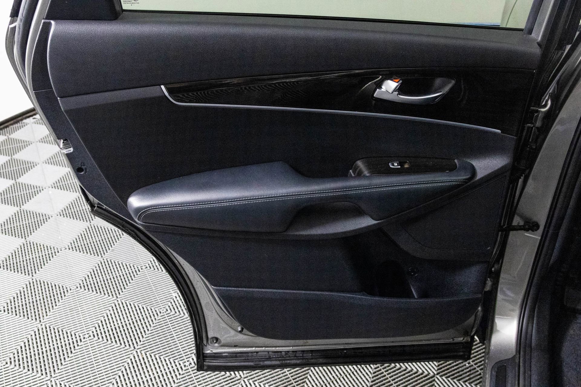 2019 KIA SORENTO - Image 33