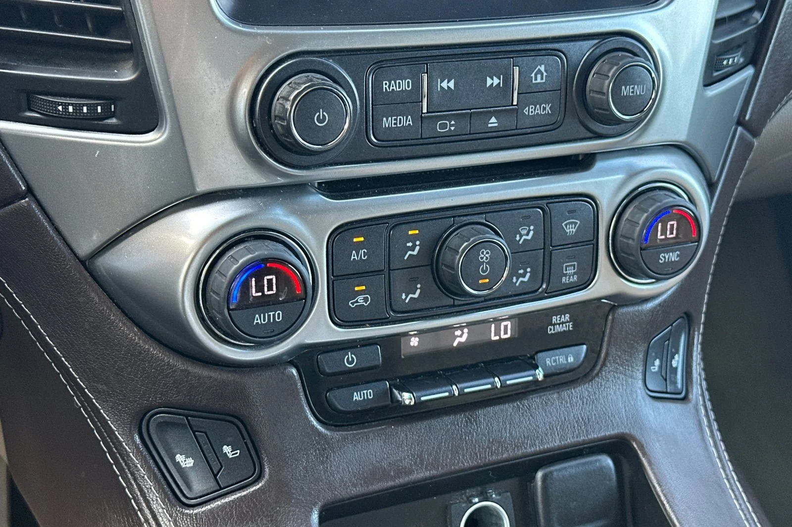 Used 2017 Iridescent Pearl Tricoat Chevrolet LT image 22