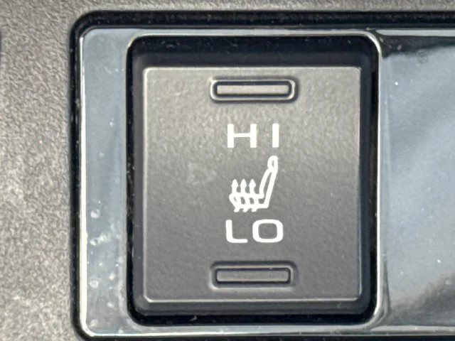 Used 2021 Silver Toyota XLE Premium image 30