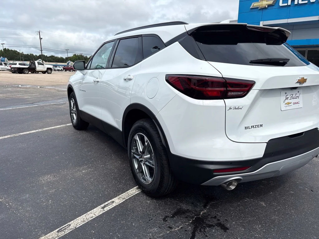 New 2026 Summit White Chevrolet 2LT image 3