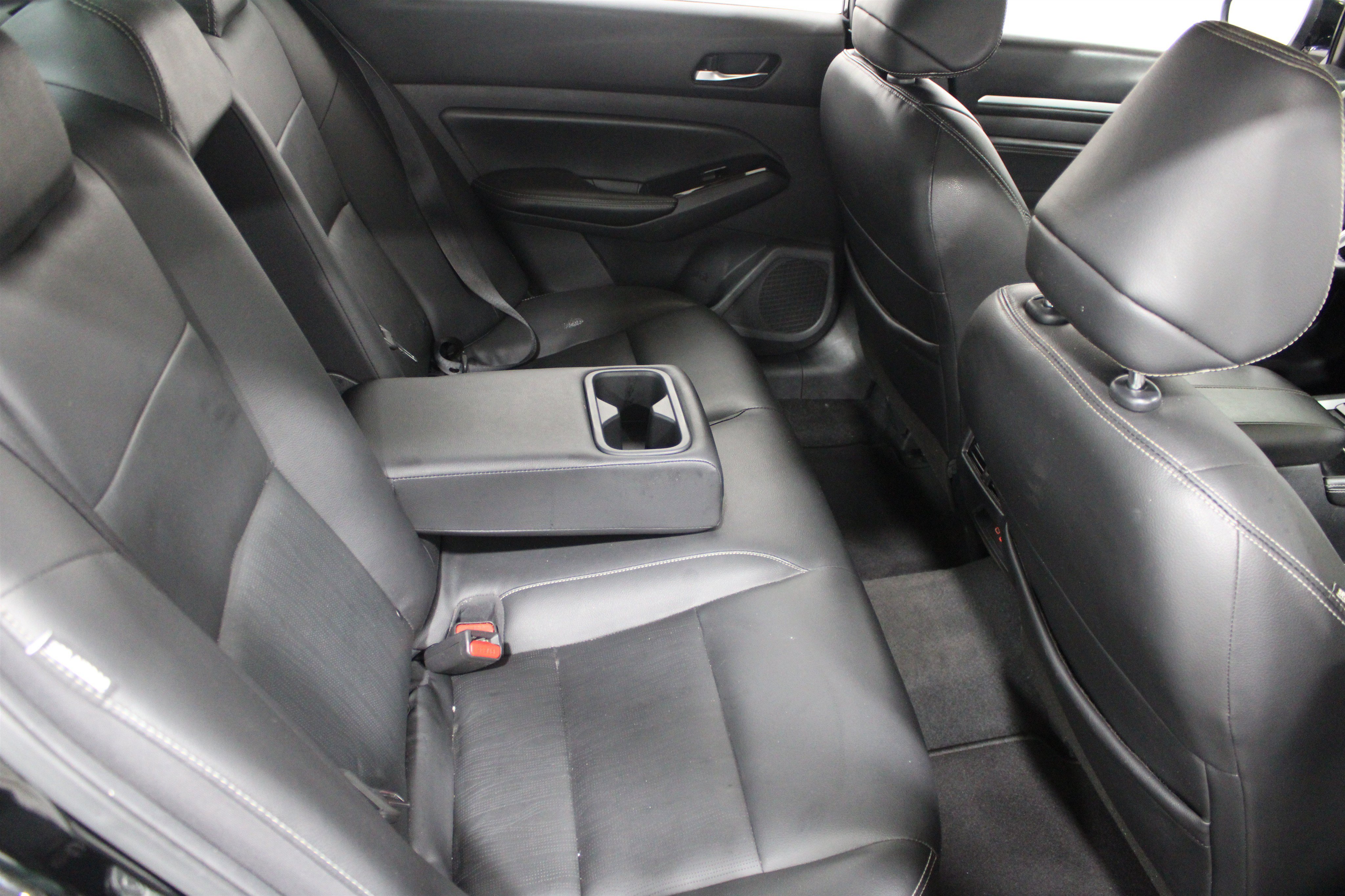 Used 2020 Super Black Nissan 2.5 SL image 23
