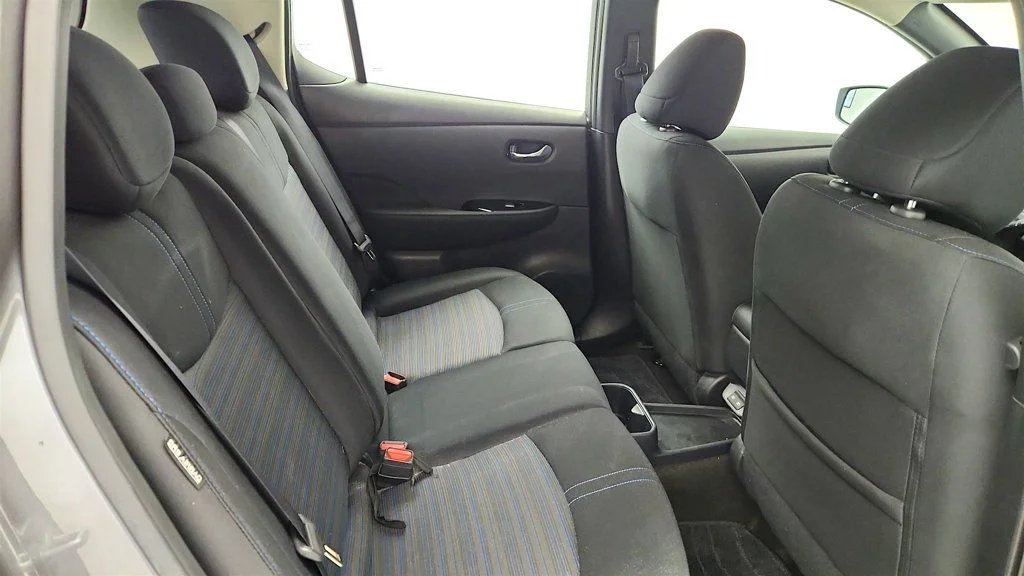 Used 2023 Gun Metallic Nissan SV PLUS Hatchback image 21