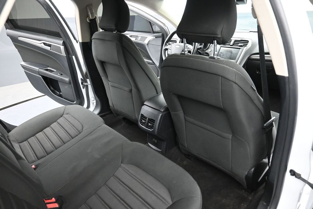 Used 2019 White Ford SE image 10