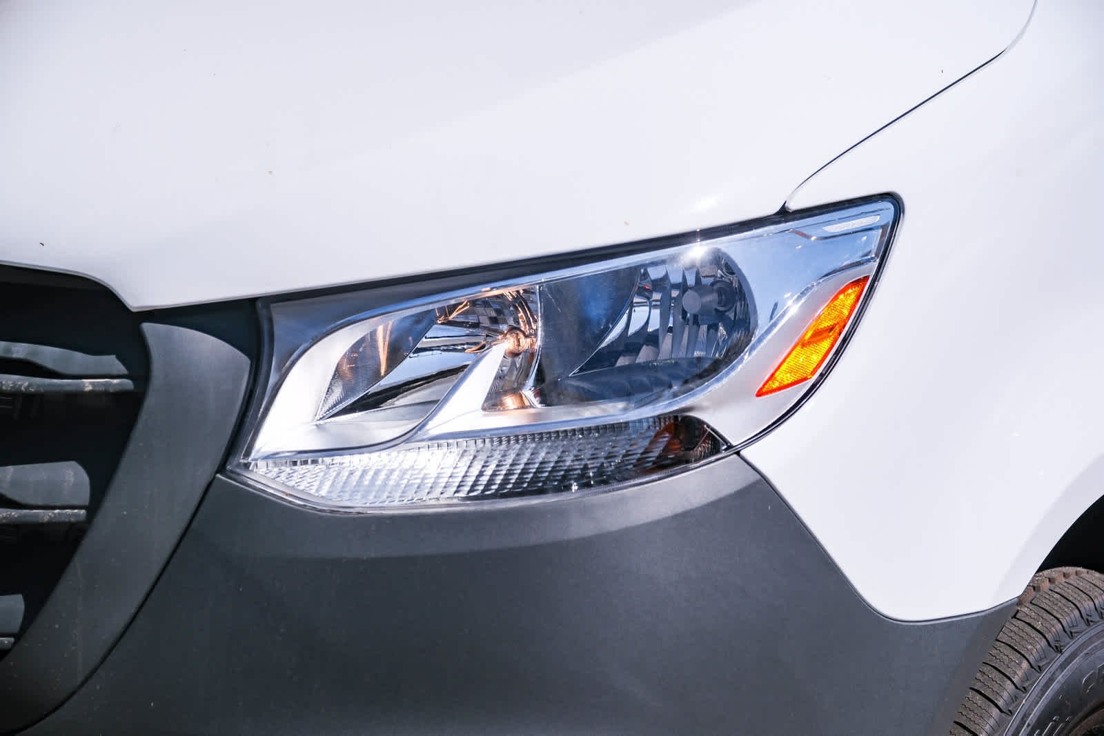 New 2026 Arctic White Mercedes-Benz RWD 2.0L I4 Diesel Turbocharged High Output image 12